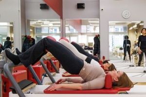 RTR Pilates beginner class bridging